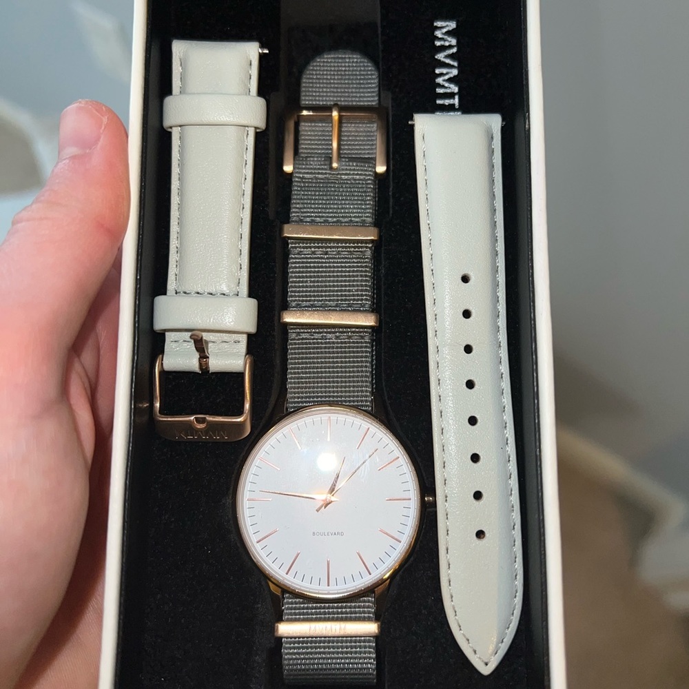 MVMT watch and additional watch band